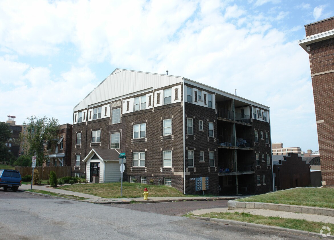 Primary Photo - Milton Apartments