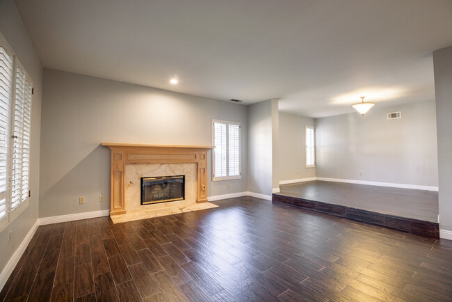 Building Photo - 2106 Ruhland Ave