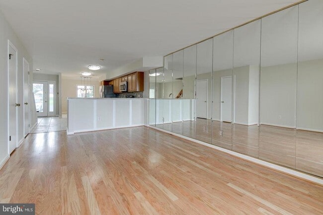 Foto del edificio - 11 Queen Elizabeth Ct