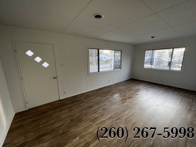 Building Photo - 916 W Circle Dr