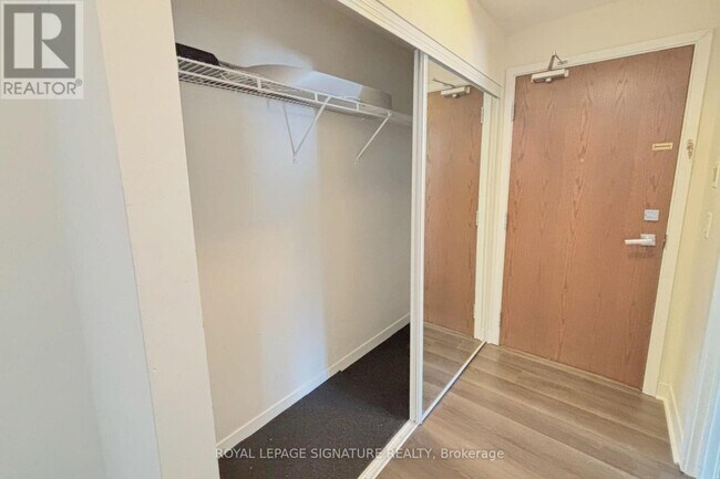 Building Photo - 360 Square One Dr