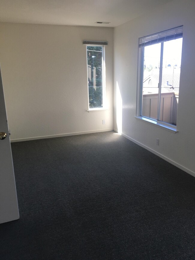 Building Photo - 149 Hunolt St