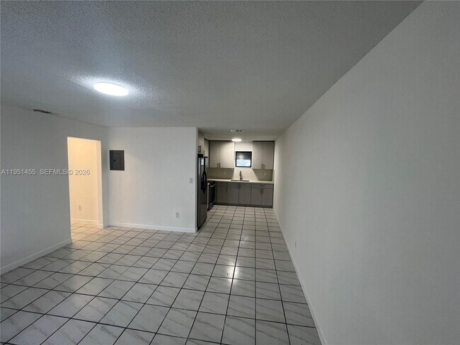 Foto del edificio - 1719B NW 16th St