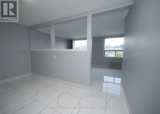 Building Photo - 2624 Eglinton Ave E