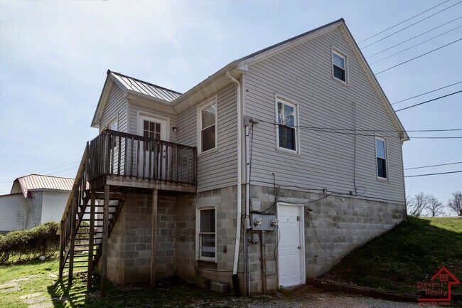 Building Photo - 1827 W Broad St