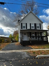 Building Photo - 307 W Lynde St