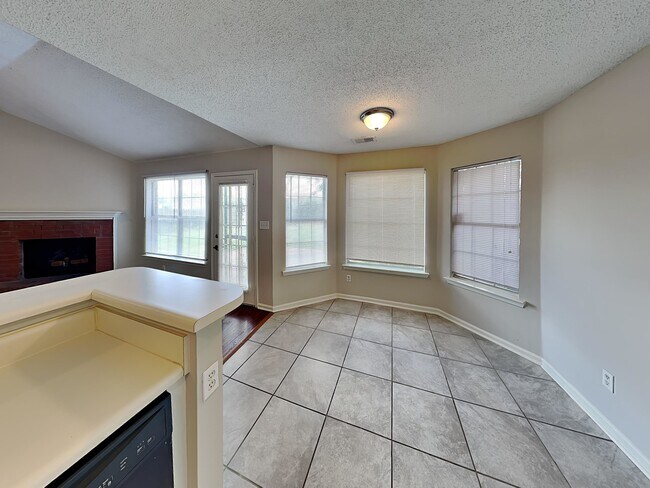 Foto del edificio - 7078 Country Walk Dr
