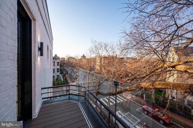 Foto del edificio - 1204 Q St NW