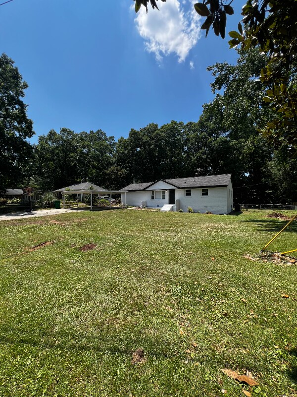 Foto principal - 5026 Lochlain Dr
