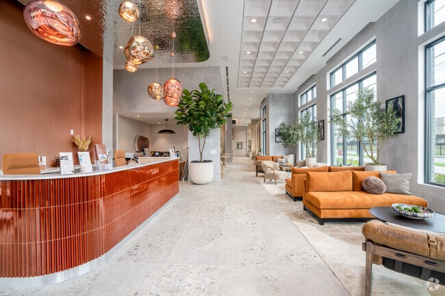 Lobby Photo - Solis Hapeville