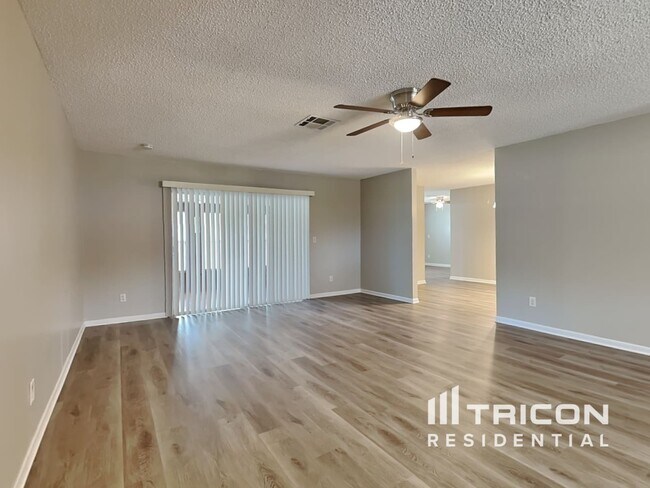 Foto del edificio - 4399 Crescent Rd