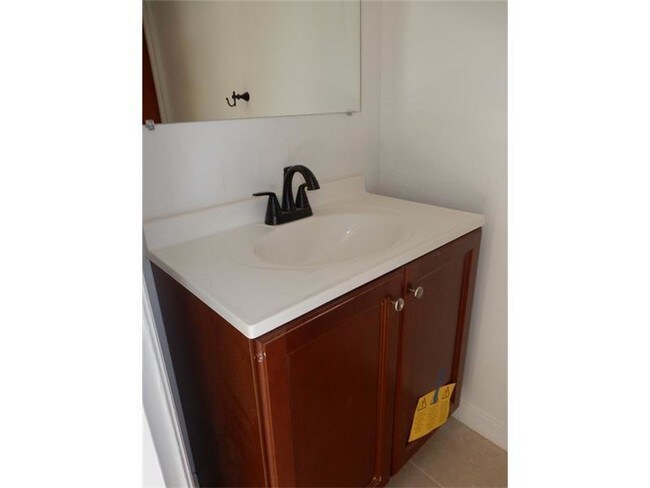 Building Photo - 2050 NE 140th St