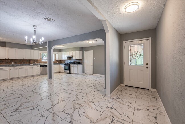 Foto del edificio - 2511 Meadow Ln