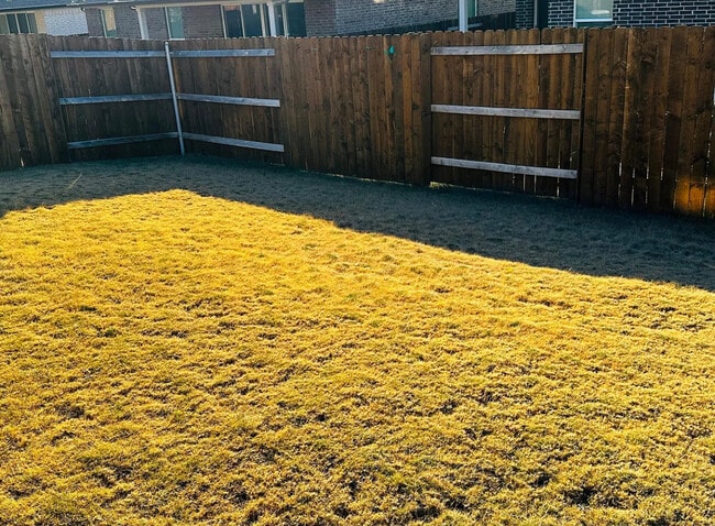 Foto del edificio - 2332 Bravo Pass