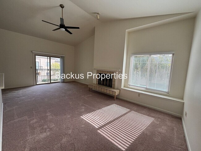 Building Photo - Great upstairs two bedroom condo