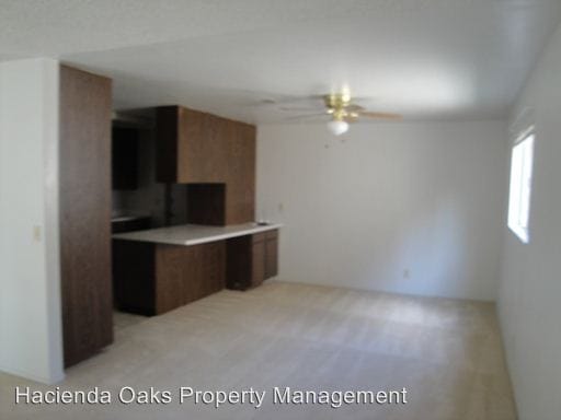 Building Photo - 906 Brian St