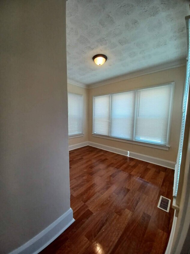 Primary Photo - 1359 5th Ave