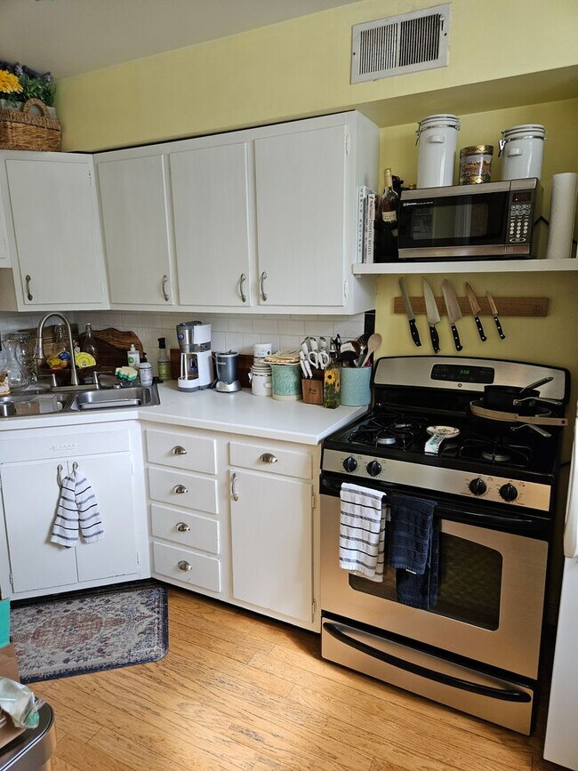 Foto del edificio - Mount Vernon Condos - Large 2BR/1.5BA Home...