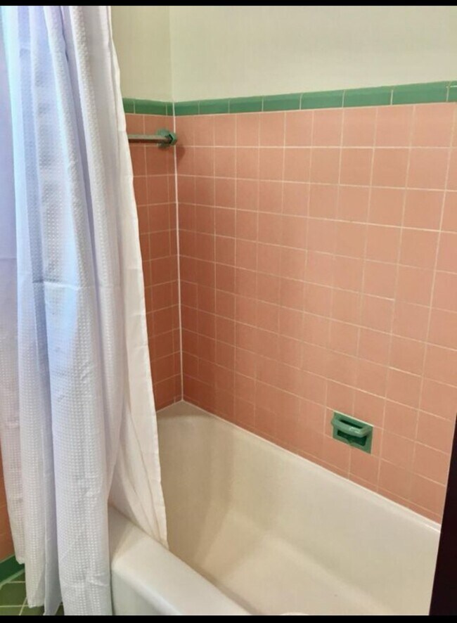 Foto del edificio - 4828 E 25th Pl