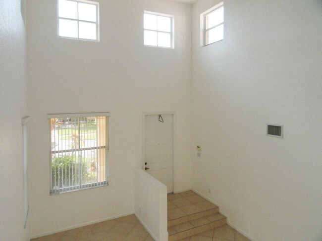 Building Photo - 5288 Sancerre Cir