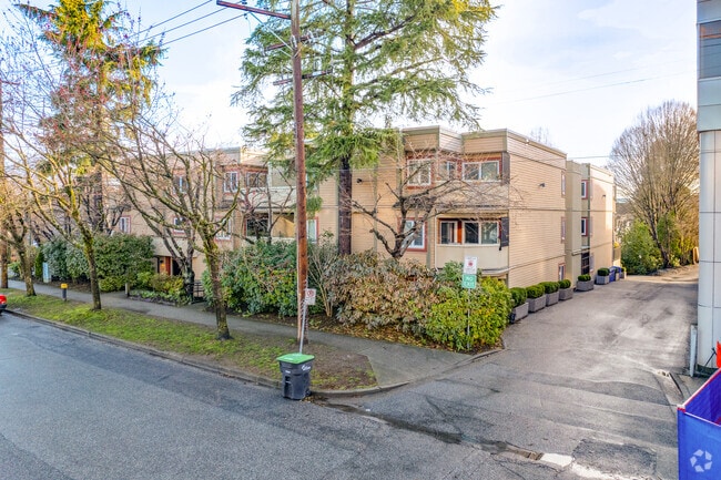 Phoenix Court Housing