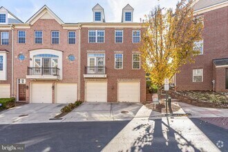Building Photo - 523 Triadelphia Way