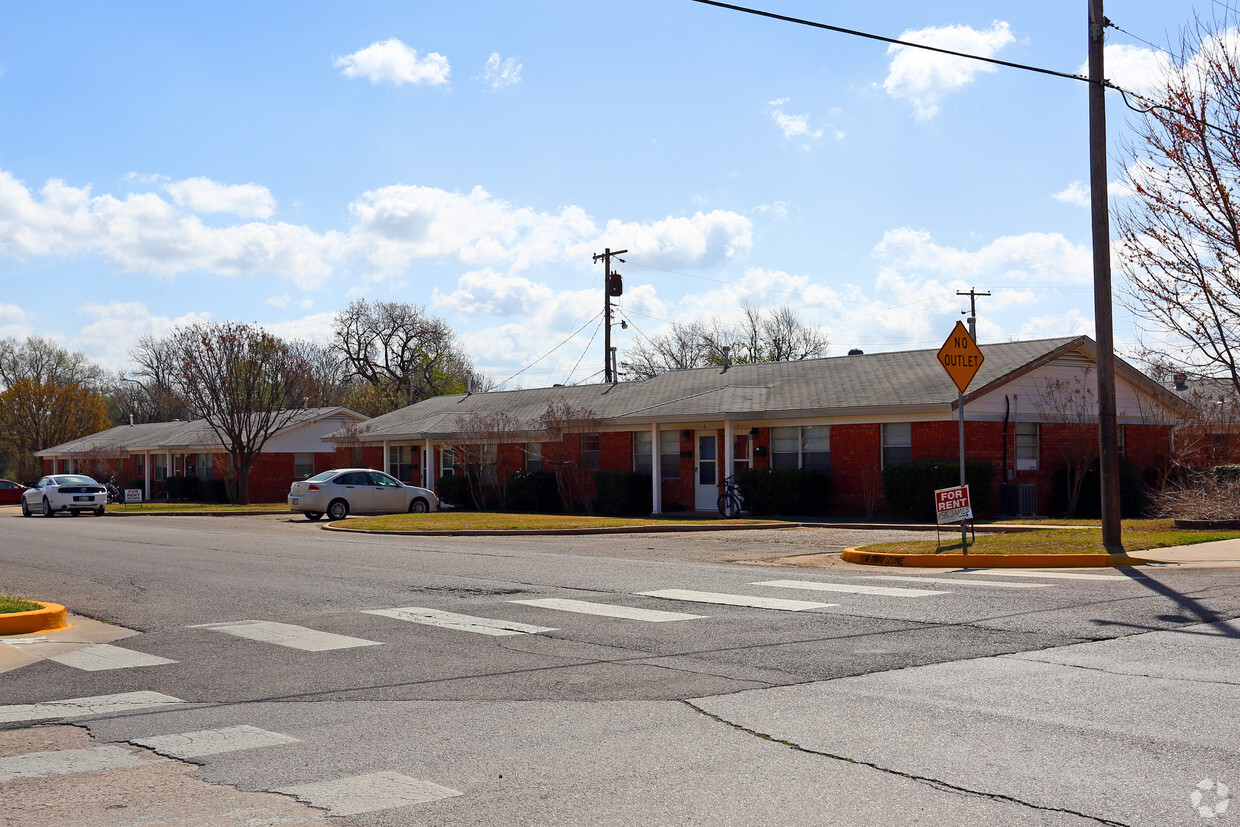 Building Photo - Adair Apartments