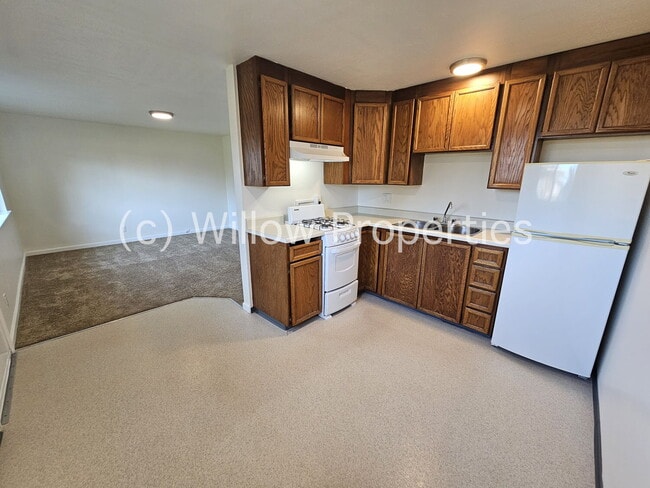 Building Photo - Cozy one bedroom duplex