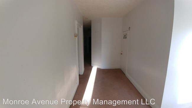 Building Photo - 954 Monroe Ave