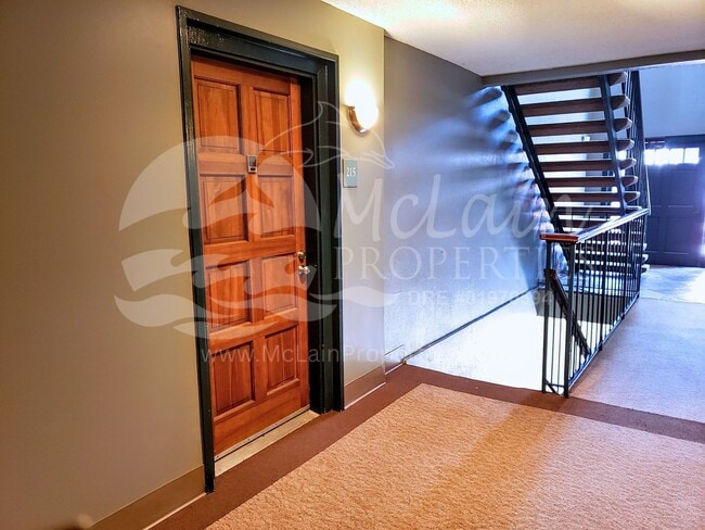 Building Photo - The Grove 2bd/1ba, Corner Unit