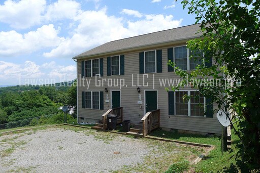 Primary Photo - 424 Pine St