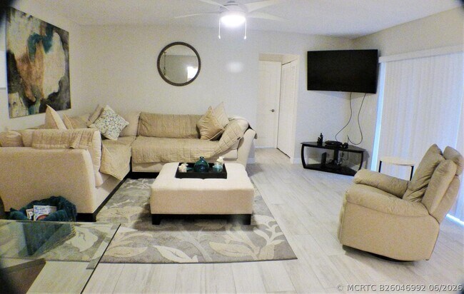 Foto del edificio - 2665 NW 7th Ct