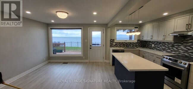 Photo du bâtiment - 80 Seabreeze Crescent