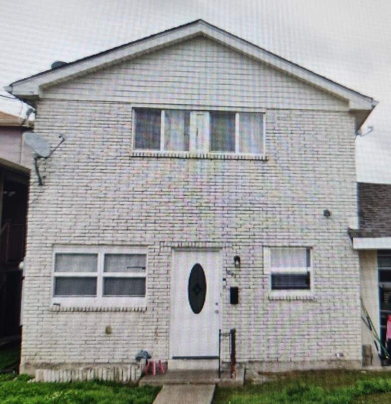 Foto principal - 6087 Wildair Dr