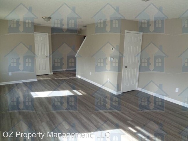 Building Photo - 4 br, 2.5 bath House - 426 West Kemper Road,