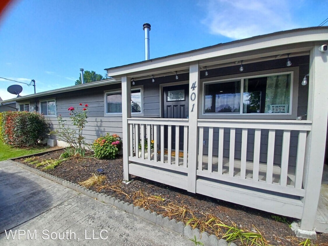 Primary Photo - 3 br, 1 bath House - 401 Milwaukee Blvd S