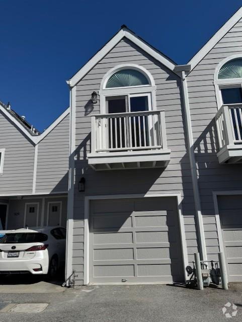 Building Photo - 511 N San Mateo Dr