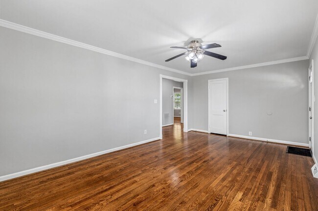 Building Photo - Updated Home with Hardwood Floors, LR & De...