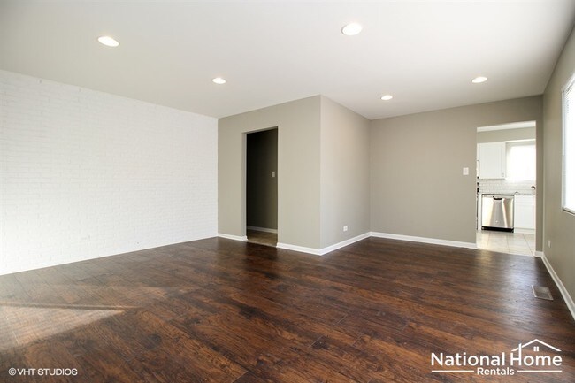 Foto del edificio - 1355 Balmoral Ave.