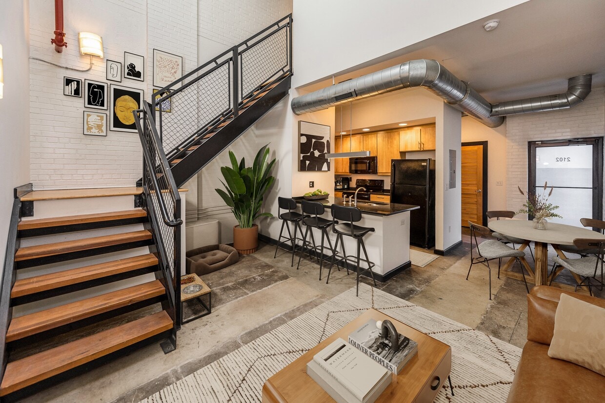 Primary Photo - Hopper Lofts