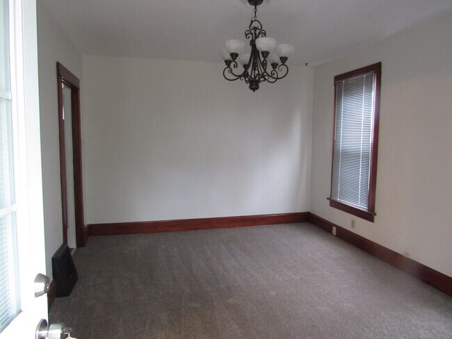 Foto del edificio - 501 E Eureka Ave