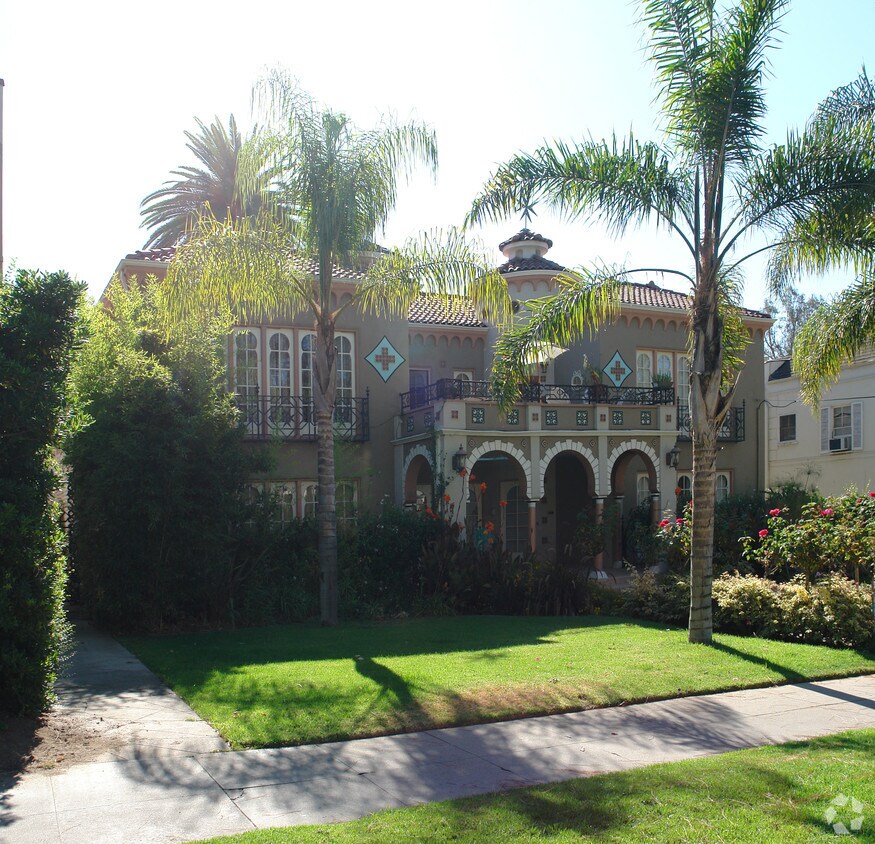 Foto del edificio - 2268-2281 Beachwood Dr