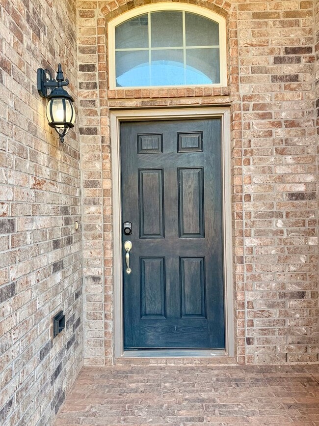 Photo - Beautiful 4 Bed 2 Bath in Mustang Schools House
