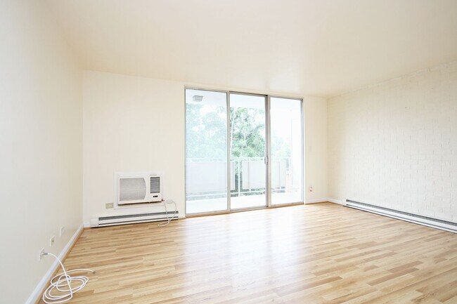 Foto del edificio - Student-Friendly Apartment Near Scott Stad...