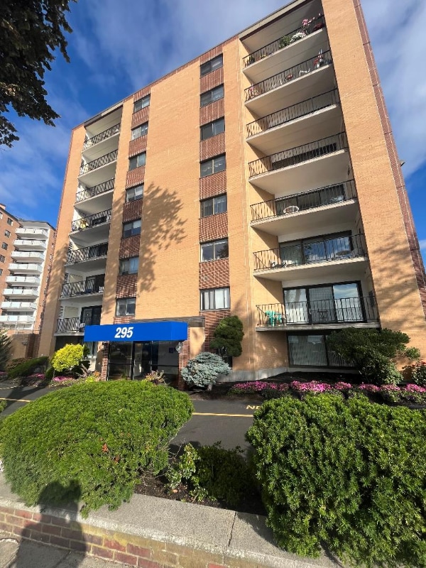 Photo - 295 Lynn Shore Dr (Lynn, MA)
