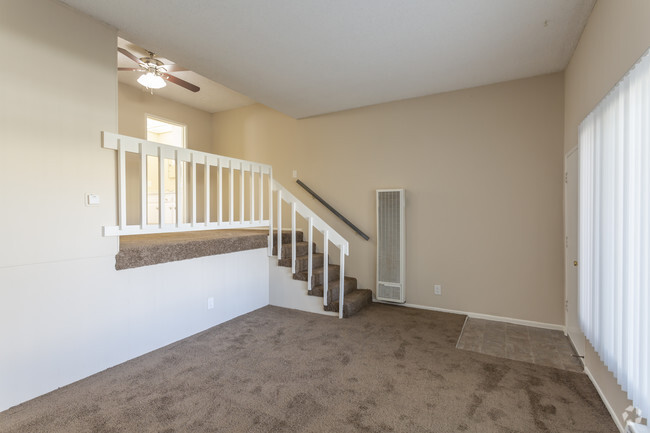 1 BR, 1 BA - 594 SF - The Sycamore