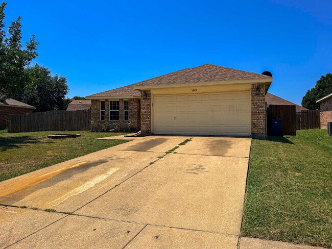 Foto del edificio - 3 Bed, 2 bath home in Burleson ISD - Great Location!