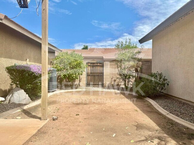 Foto del edificio - 3678 E Waite Ln