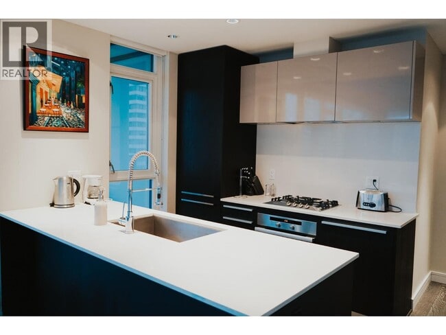 Building Photo - 1221 Bidwell St