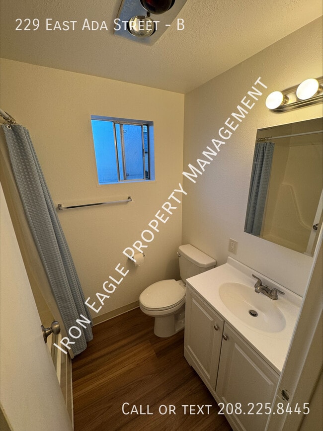 Building Photo - 229 E Ada St